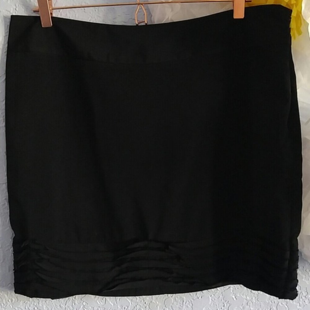Apostrophe Black Pencil Ruffle Hem Skirt SZ 16